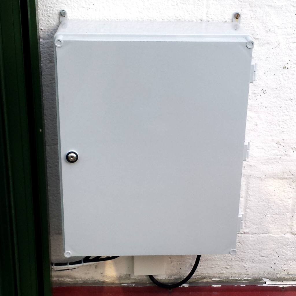 Test Schaltschrank UNI2 für den Außeneinsatz Helmut Karger